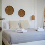 Auntie's Vila Vourvoúlos